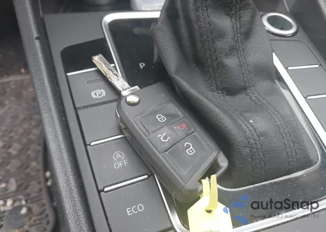 2019 Volkswagen Jetta 1.4T R-Line/1.4T S/1.4T Se из США, поврежденный, VIN 3VWC57BUXKM232478